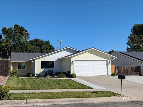 2549 Bonita Highland CA 92346
