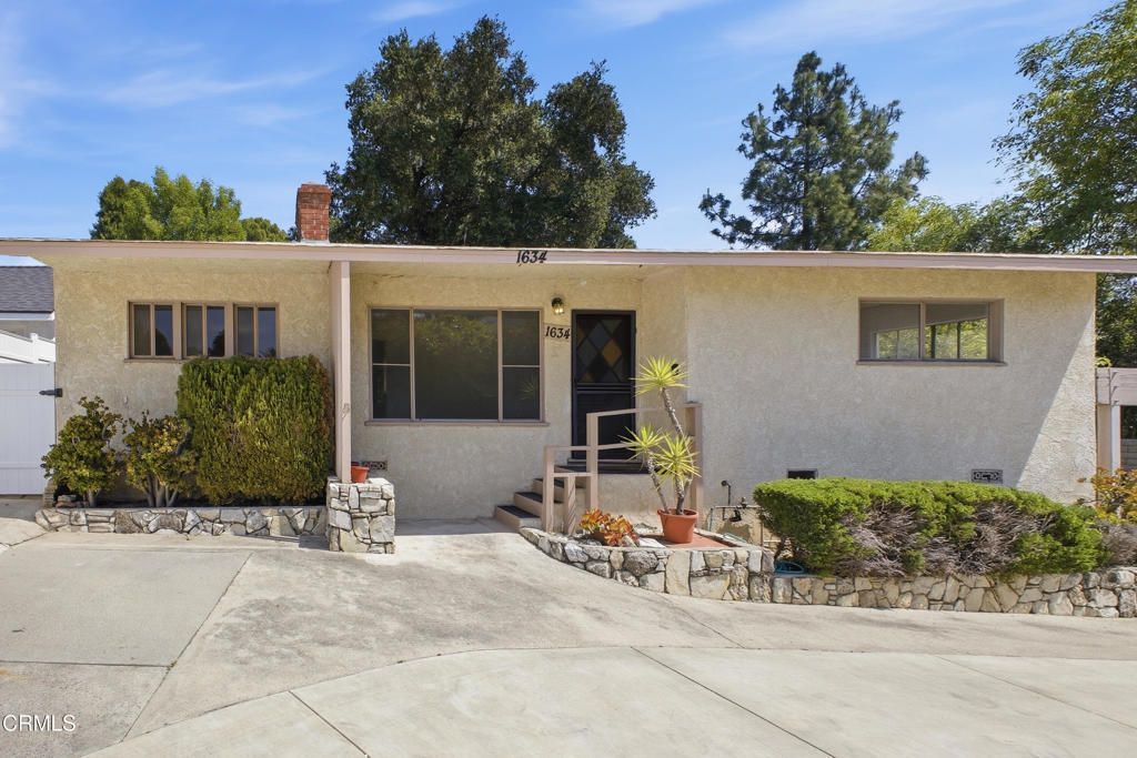 Photo of 1634 Orange Tree Lane, La Canada Flintridge, CA 91011 (MLS # P1-26615)