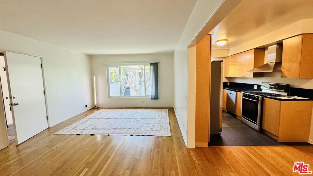 Photo of 912 6th Street #8, Santa Monica, CA 90403 (MLS # 25612315)
