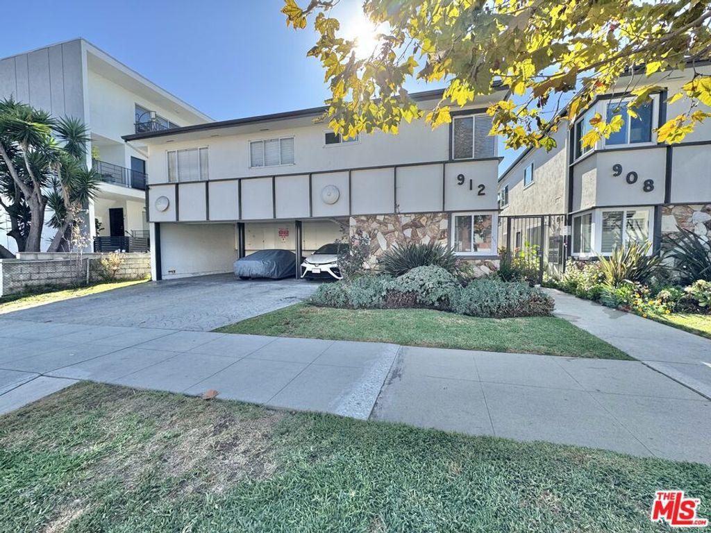 Photo of 912 6th Street #8, Santa Monica, CA 90403 (MLS # 25612315)