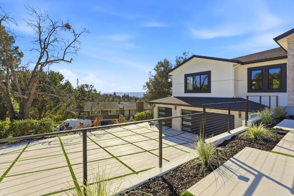 15860 Jackson Oaks Drive