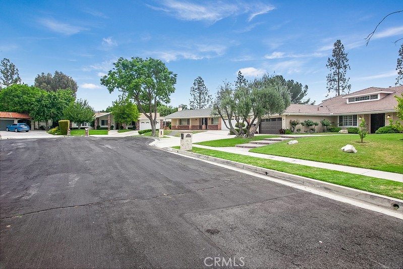 19520 Bermudas Street