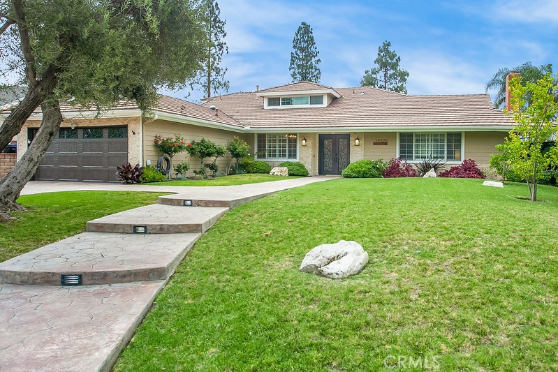 19520 Bermudas Street