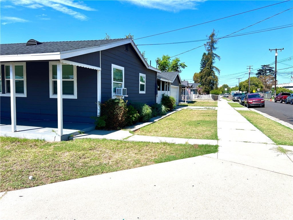 8603 Greenleaf