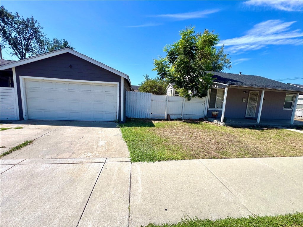 8603 Greenleaf