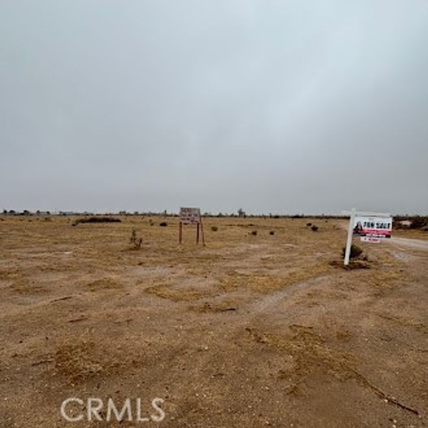 Vacant Land corner lot. Utilities close by (NOT ON THE PROPERTY) 

Pictures coming soon...