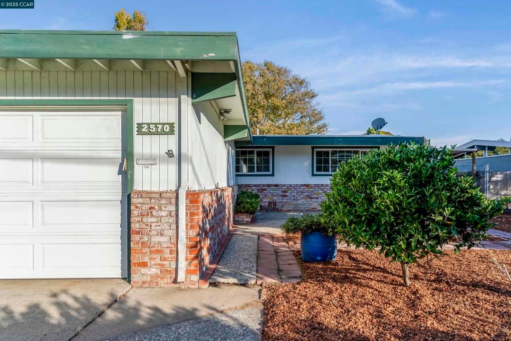 Photo of 2570 Brian Rd Rd, San Pablo, CA 94806 (MLS # 41115610)