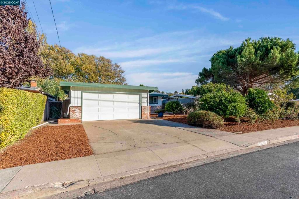 Photo of 2570 Brian Rd Rd, San Pablo, CA 94806 (MLS # 41115610)