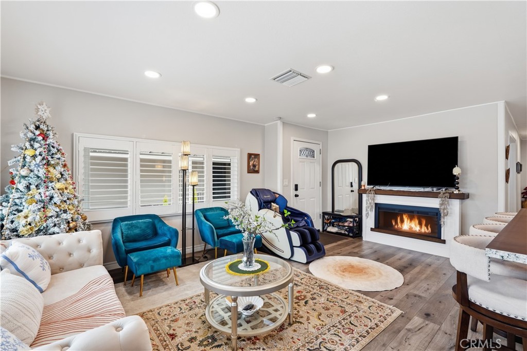 2320 Lake Glen 51