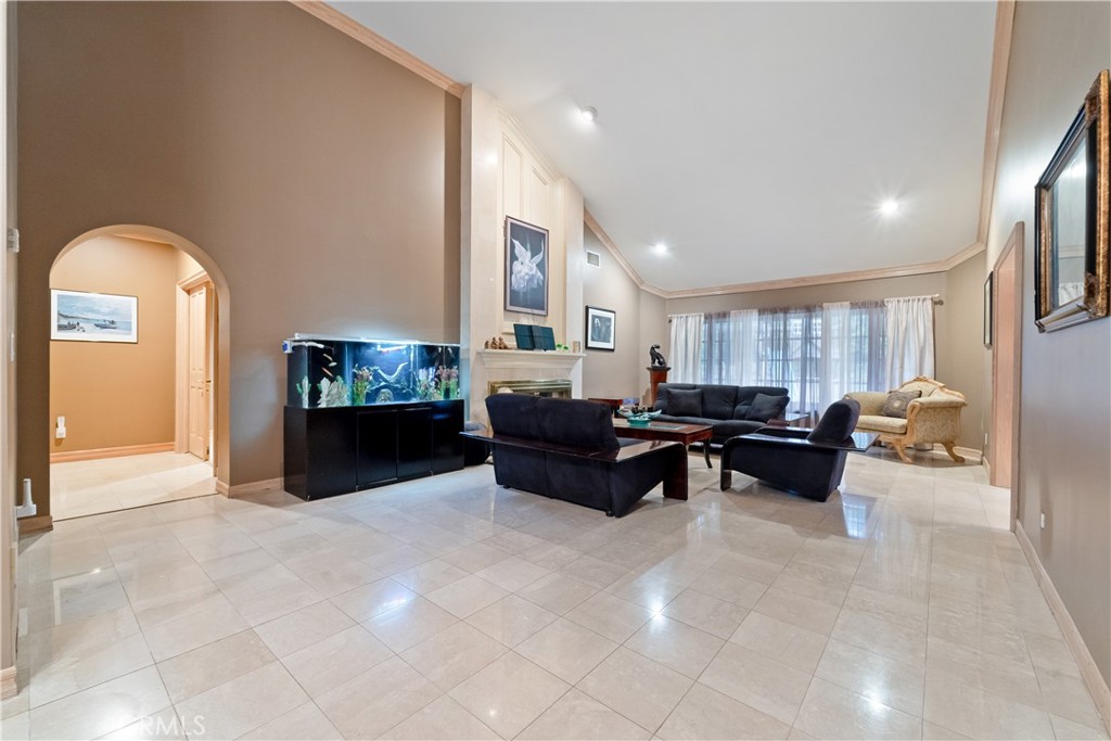 6011 Paseo La Vista