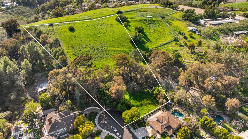 27281 Viewpoint Circle