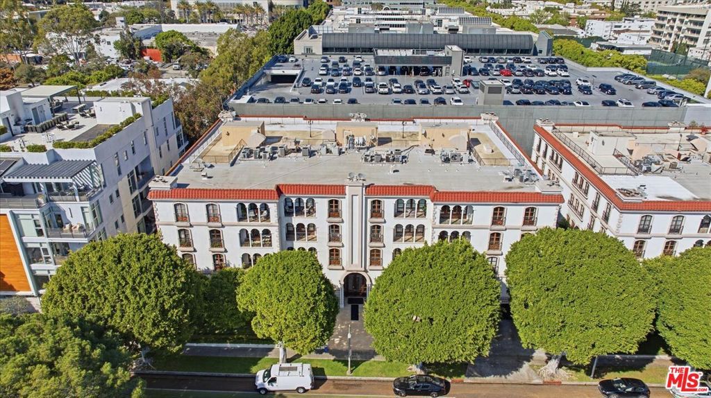 Photo of 9249 Burton Way #406, Beverly Hills, CA 90210 (MLS # 26664279)