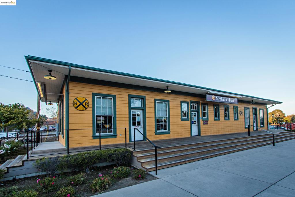 BRICKYARD LANDNG - Residential