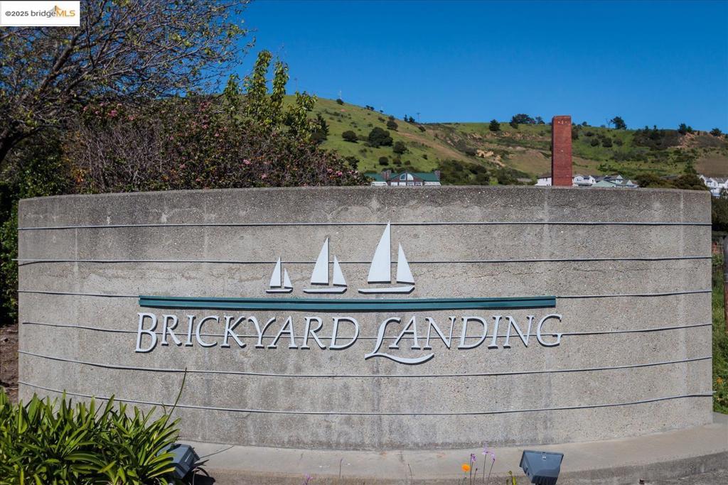 BRICKYARD LANDNG - Residential