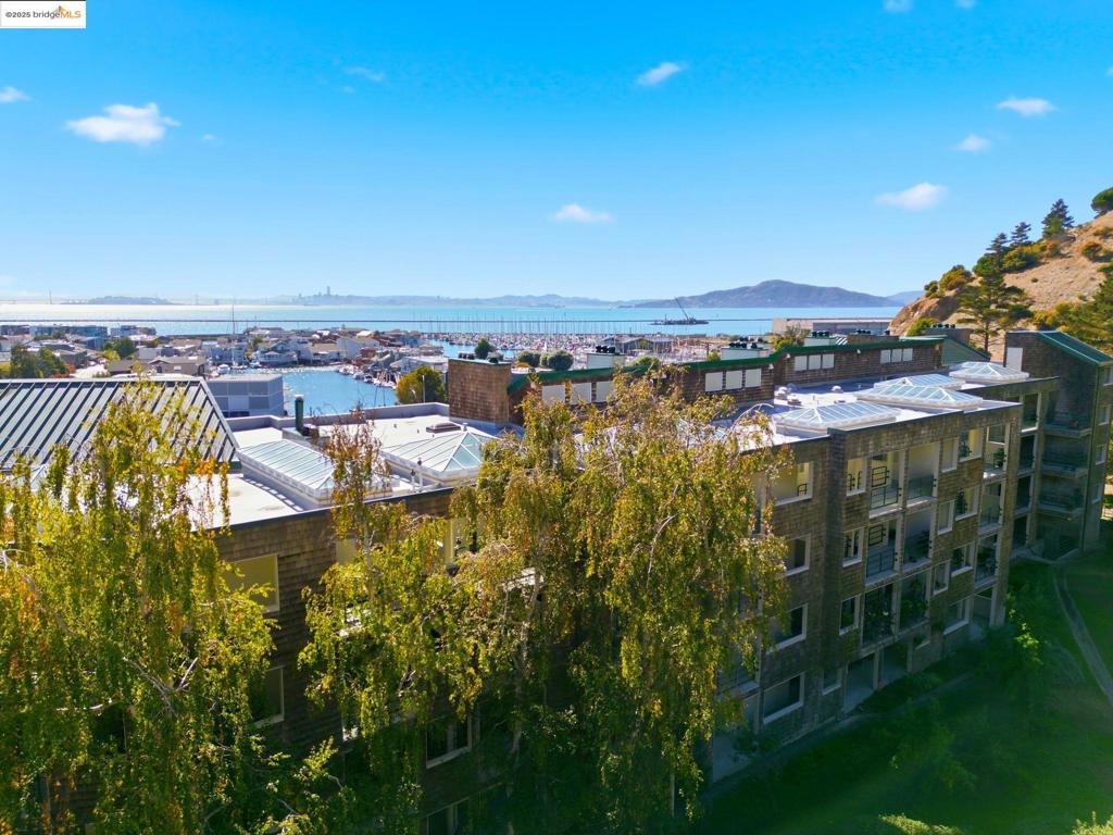 BRICKYARD LANDNG - Residential