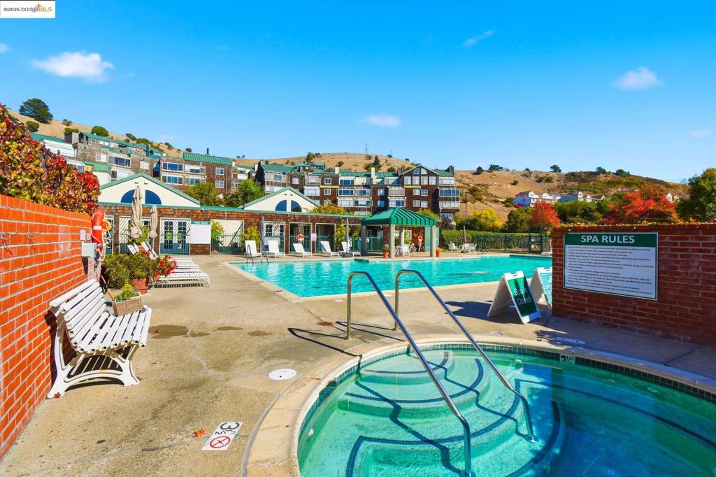 BRICKYARD LANDNG - Residential