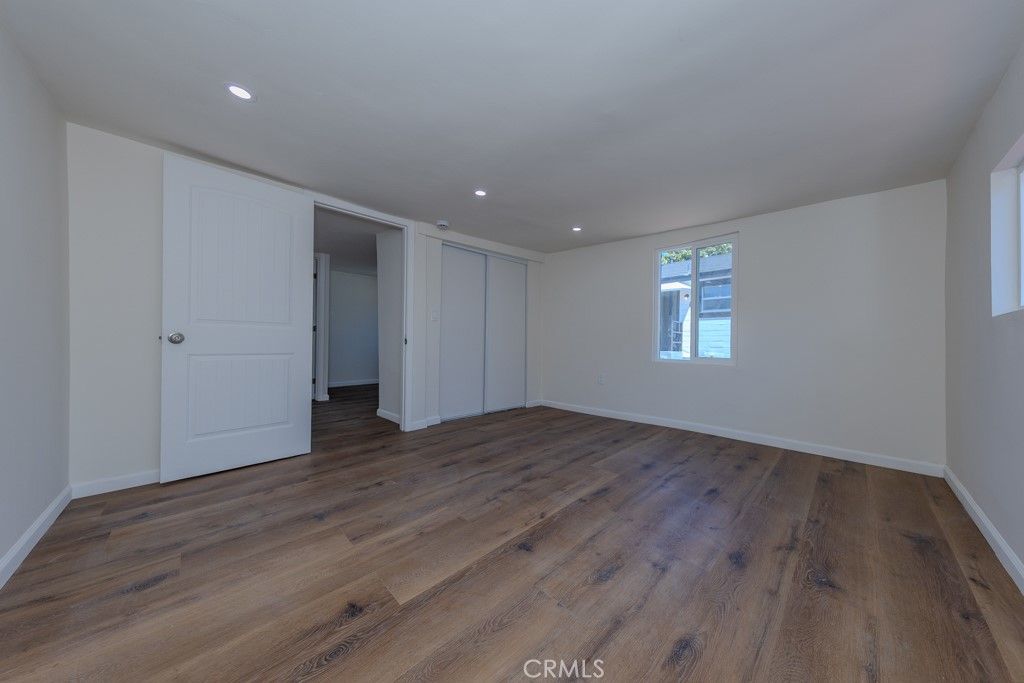 listing image 130725912167930650519