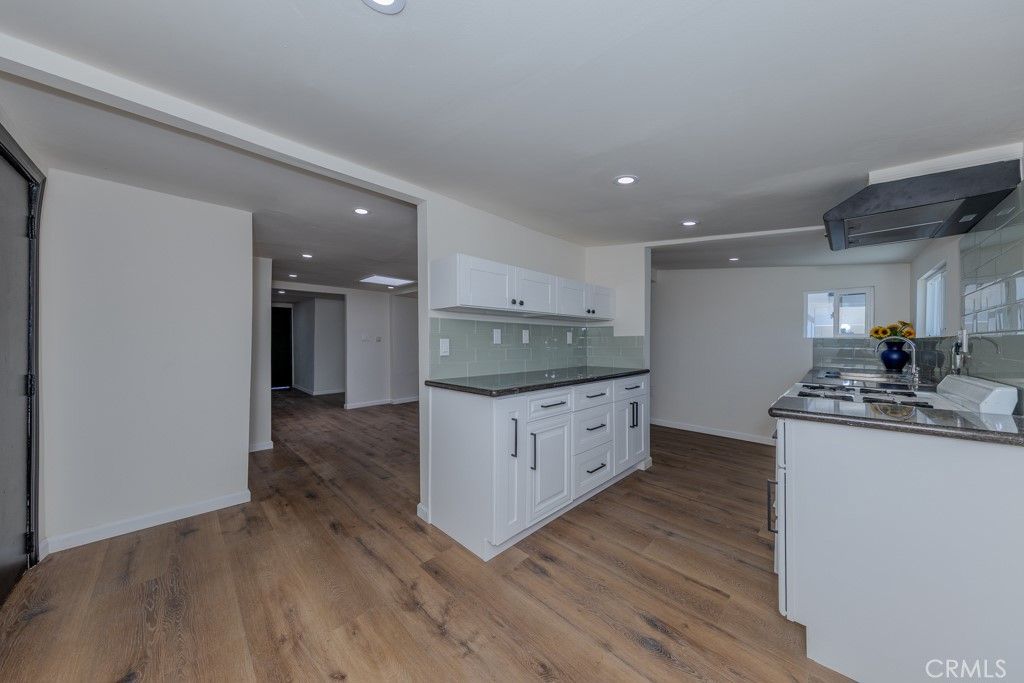 listing image 130720477444677300946