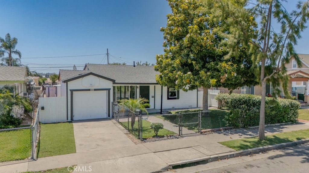 listing image 130728778200397283884