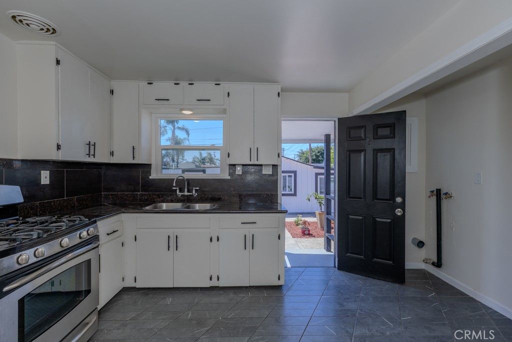 listing image 130729880137737984463