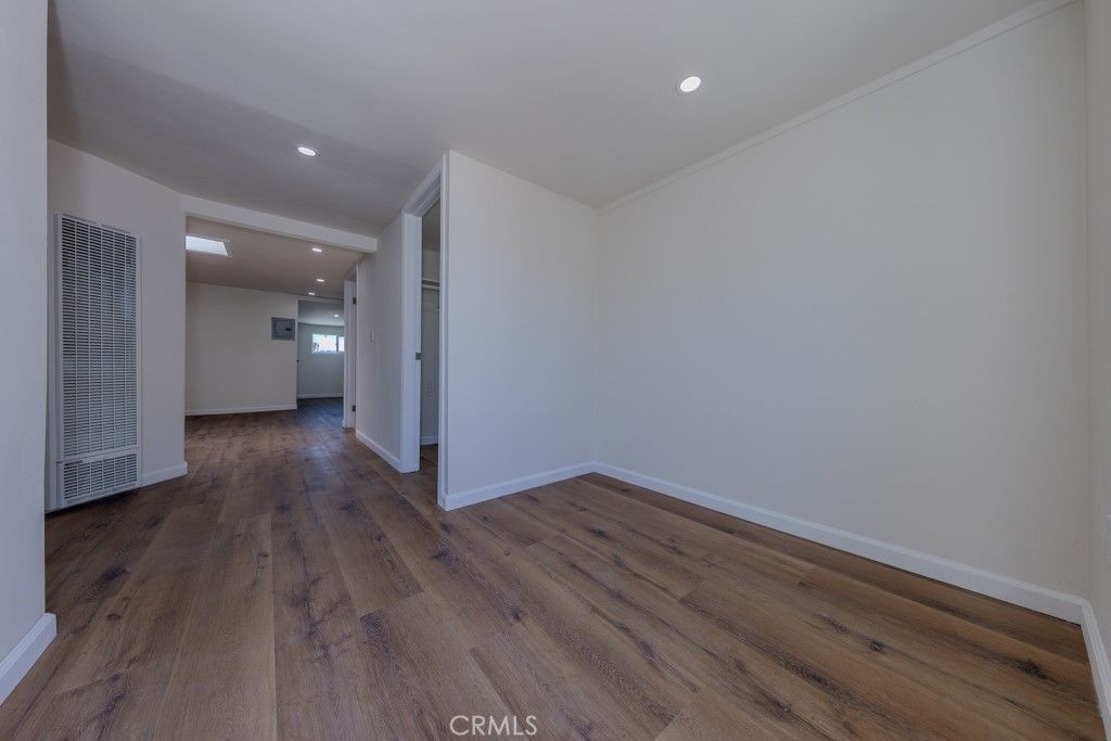 listing image 130721541791926809941