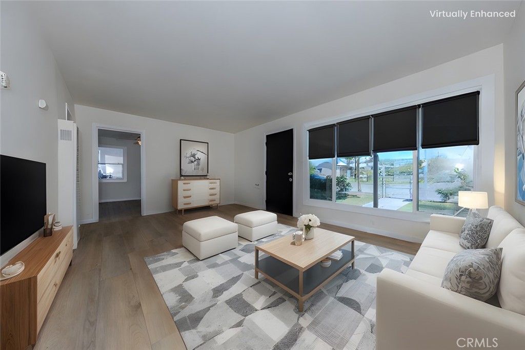 listing image 130720339378822887367