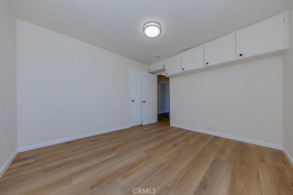 listing image 130725970216982676845