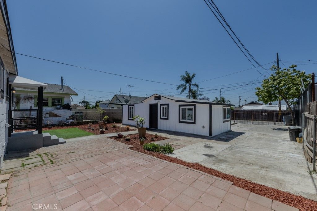 listing image 130724752570955007471