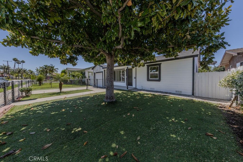 listing image 130729806726633467680
