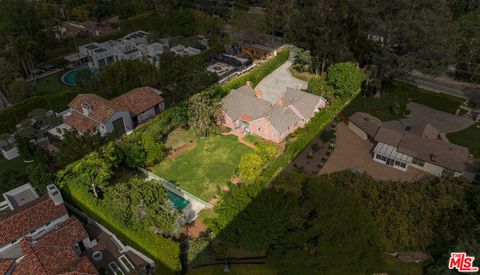 1639 Mandeville Canyon Road Los Angeles CA 90049