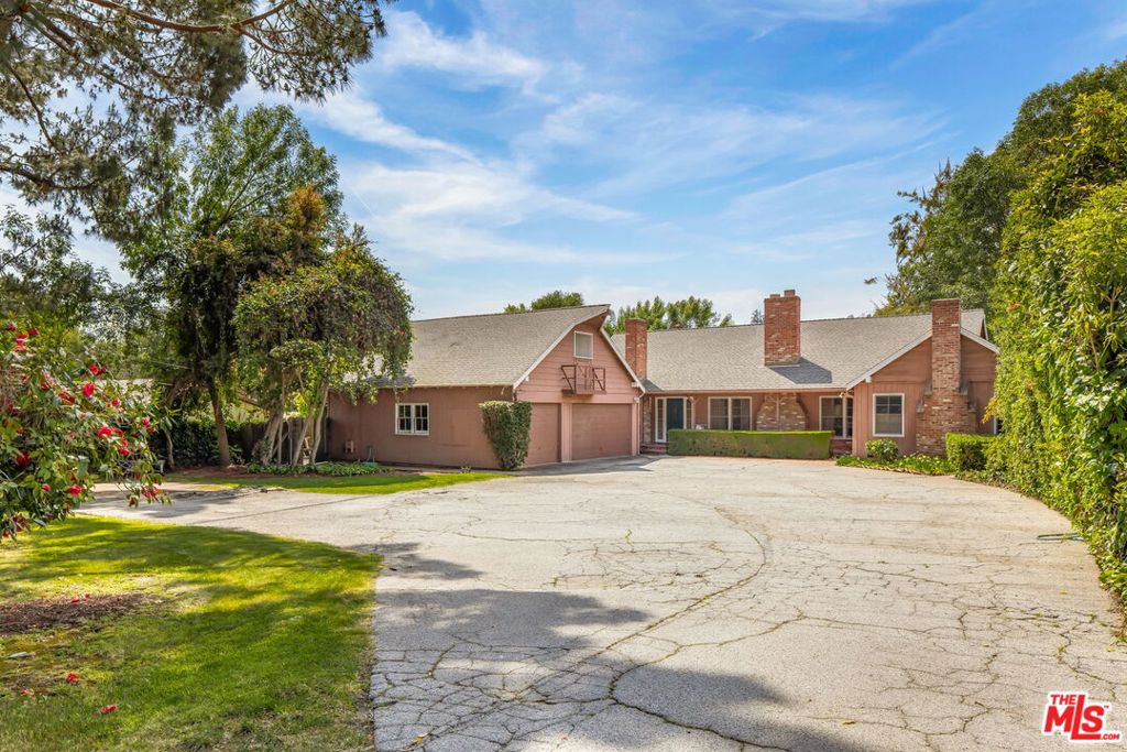 1639 Mandeville Canyon Road