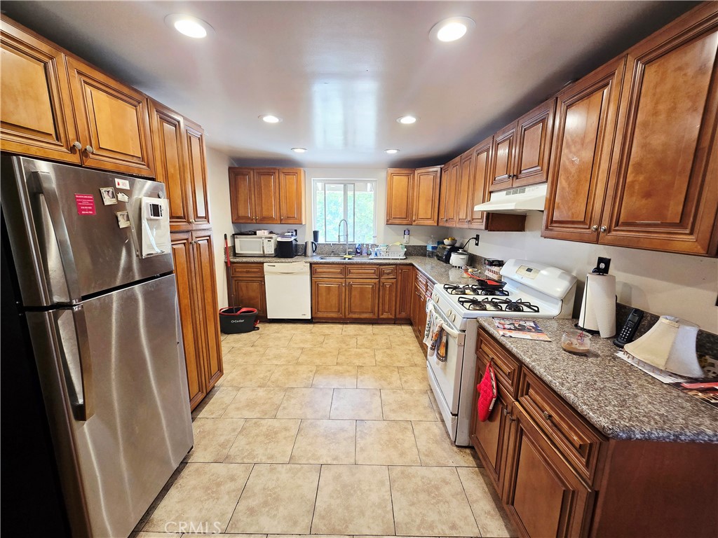 20959 Strathern
