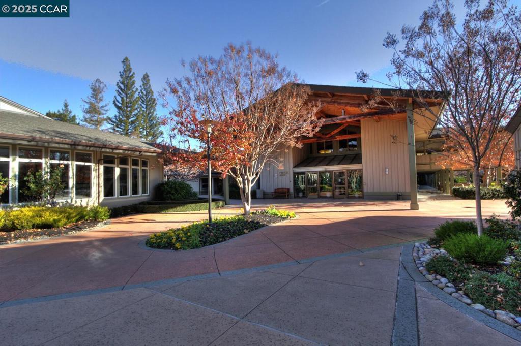 ROSSMOOR - Residential