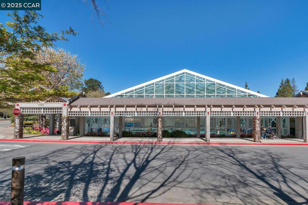 ROSSMOOR - Residential