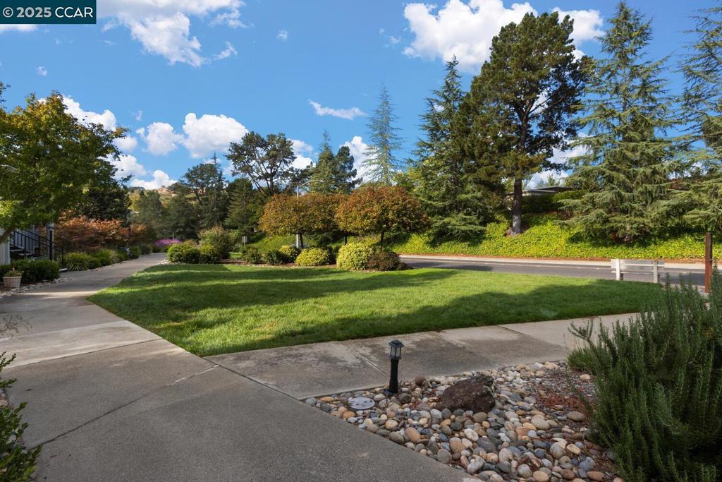 ROSSMOOR - Residential