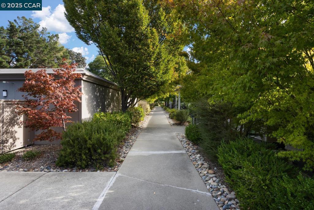 ROSSMOOR - Residential
