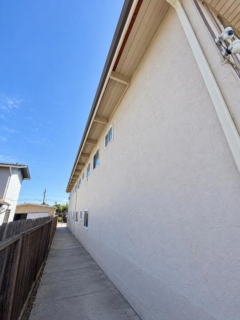 1264 Whitton Avenue
