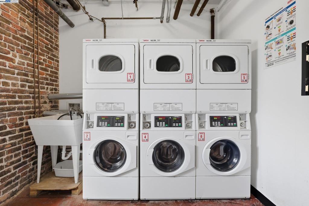 WEST OAKLAND - Residential