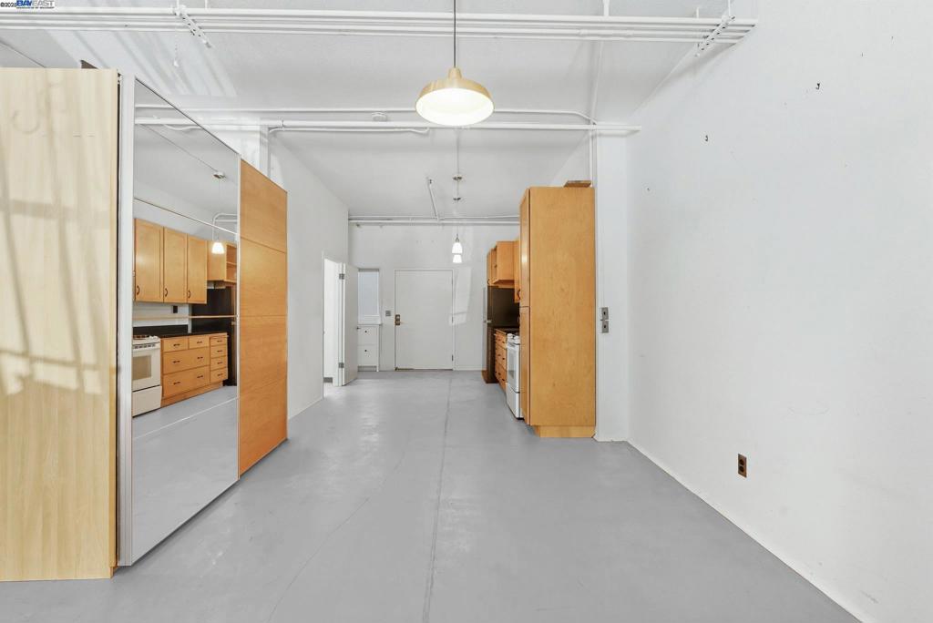 WEST OAKLAND - Residential