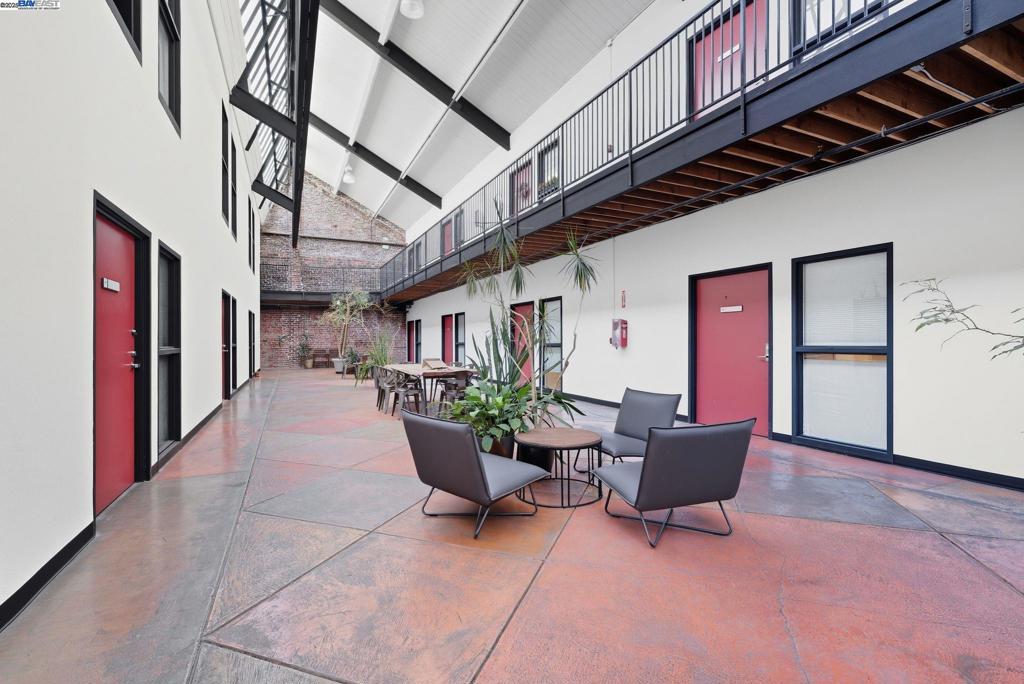 WEST OAKLAND - Residential