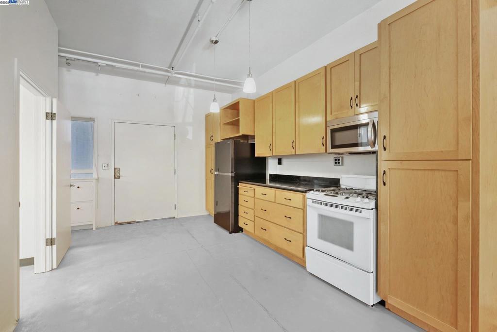 WEST OAKLAND - Residential