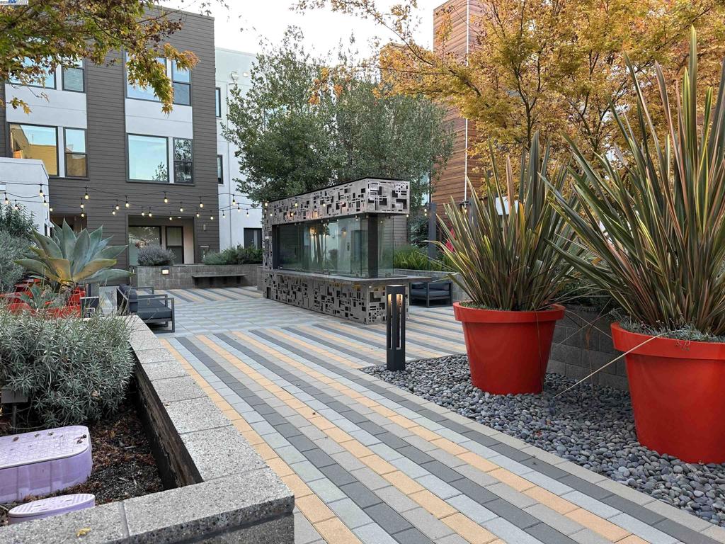 CENTRAL FREMONT - Residential