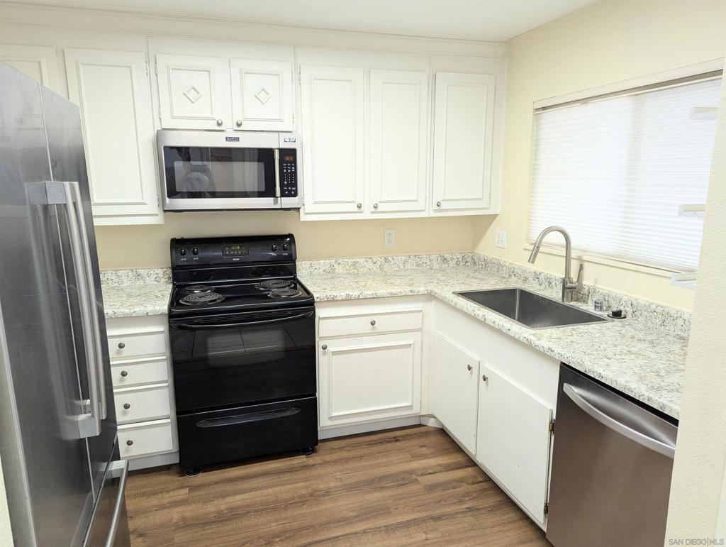 2530 Clairemont Dr 107