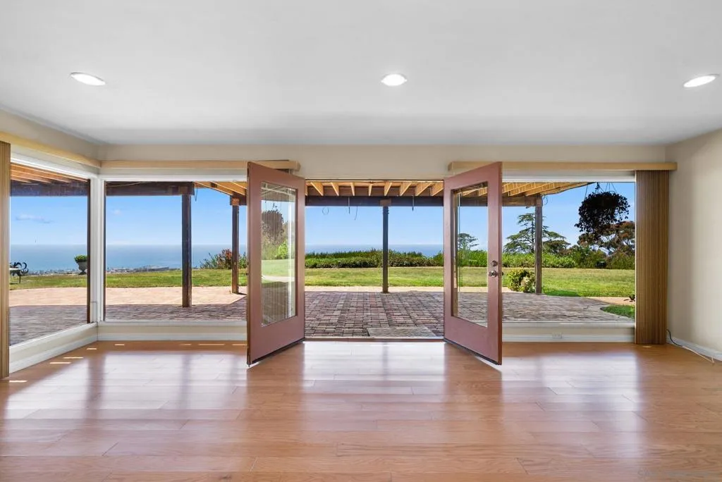 La Jolla, California 92037, United States, 5 Bedrooms Bedrooms, ,5 BathroomsBathrooms,Residential,Active,134030