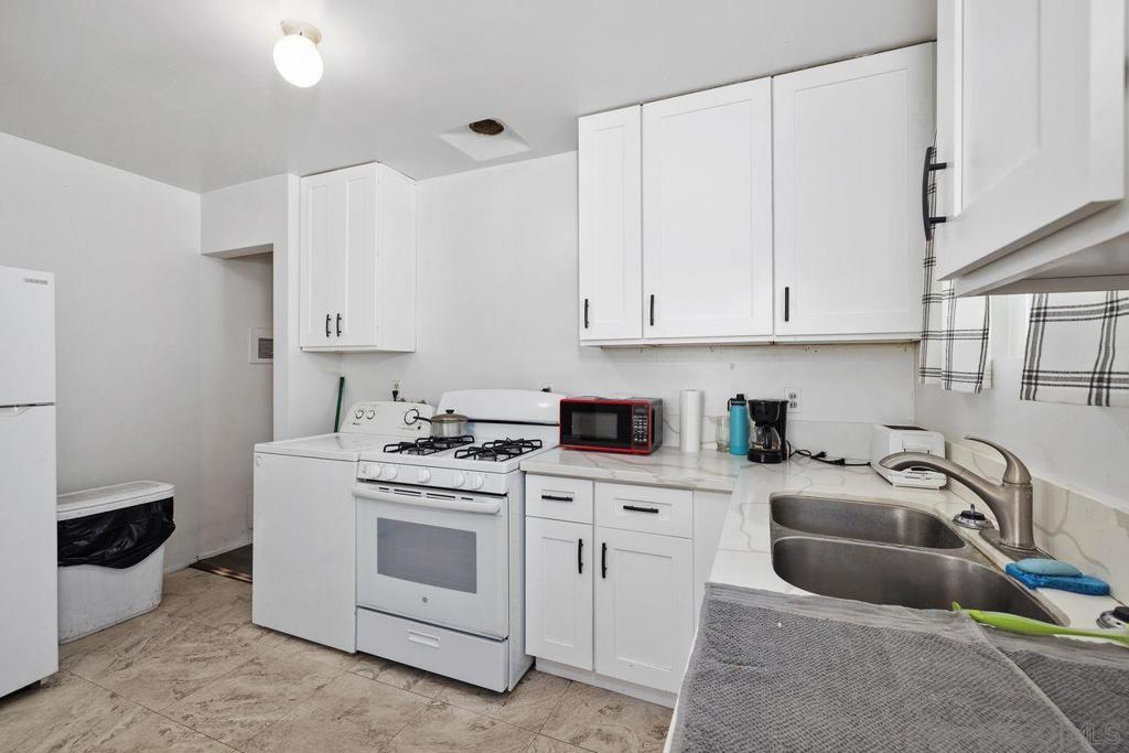 2241 Prospect