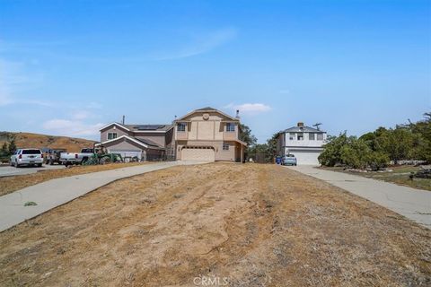 Photo of 14849 Ripton Road, Lake Hughes, CA 93532 (MLS # SR25152823) Photo of 14849 Ripton Road, Lake Hughes, CA 93532 (MLS # SR25152823)