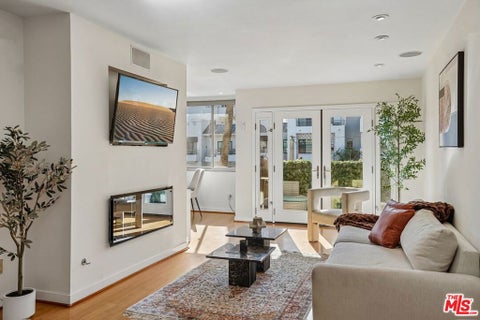 Photo of 1124 N La Cienega Boulevard #301, West Hollywood, CA 90069 (MLS # 26989947)