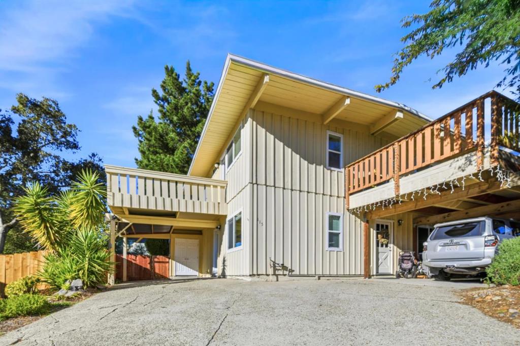 115 Christel Oaks Drive