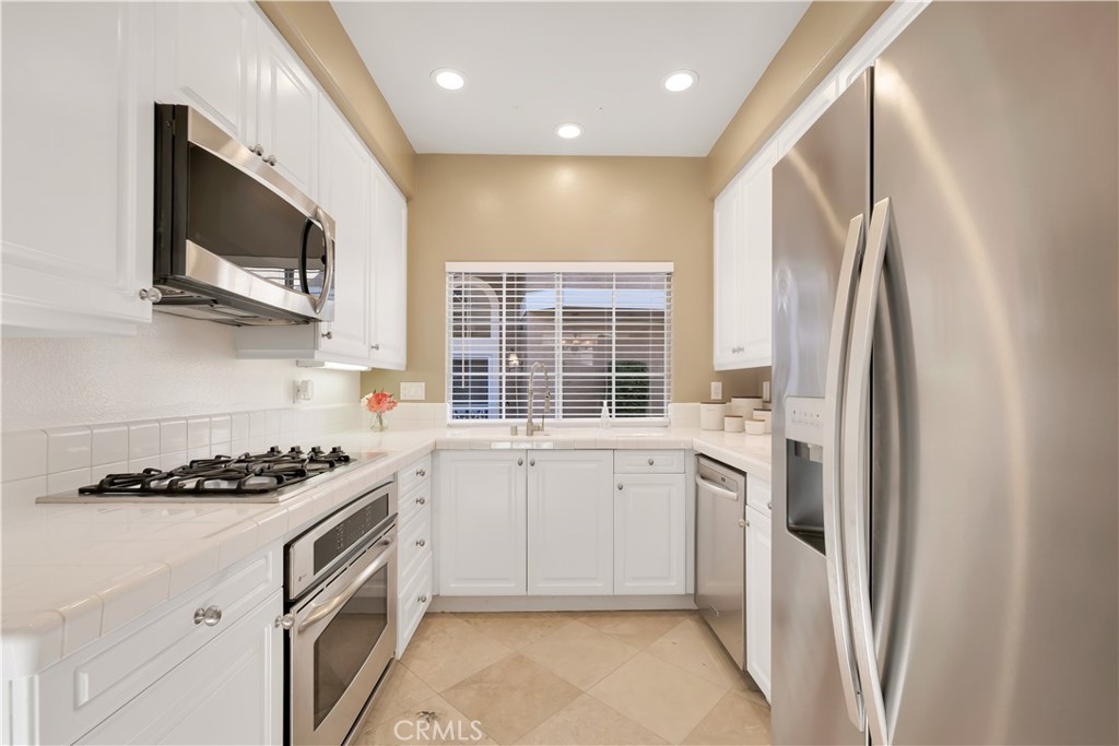 Capri West Oaks (832) - Residential Lease