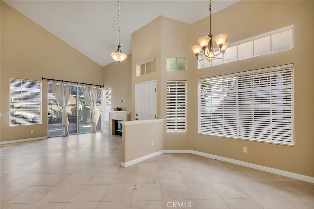 Capri West Oaks (832) - Residential Lease